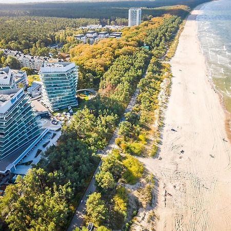 Royal Waves Resort & Spa - Apartment With Parking By Noclegi Renters Miedzyzdroje Exteriör bild