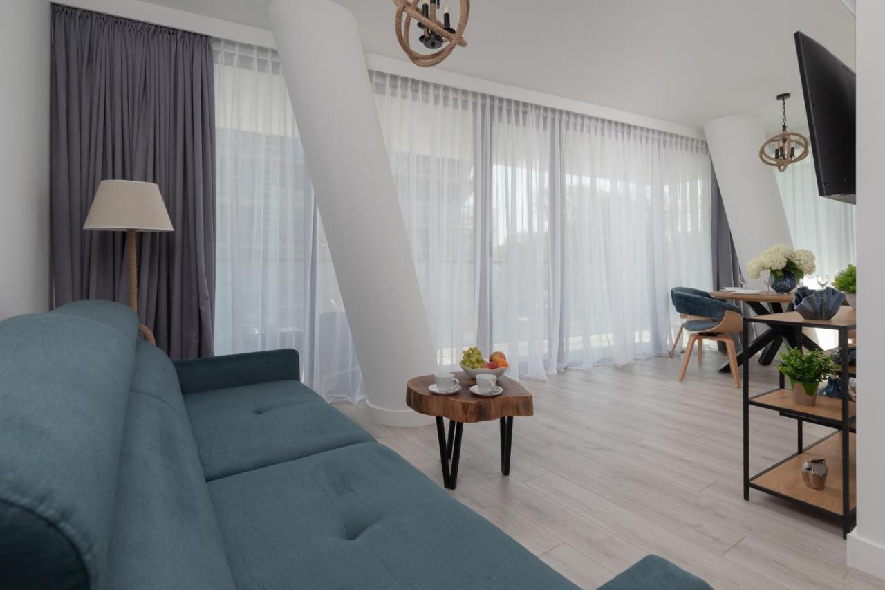 Royal Waves Resort & Spa - Apartment With Parking By Noclegi Renters Miedzyzdroje Exteriör bild