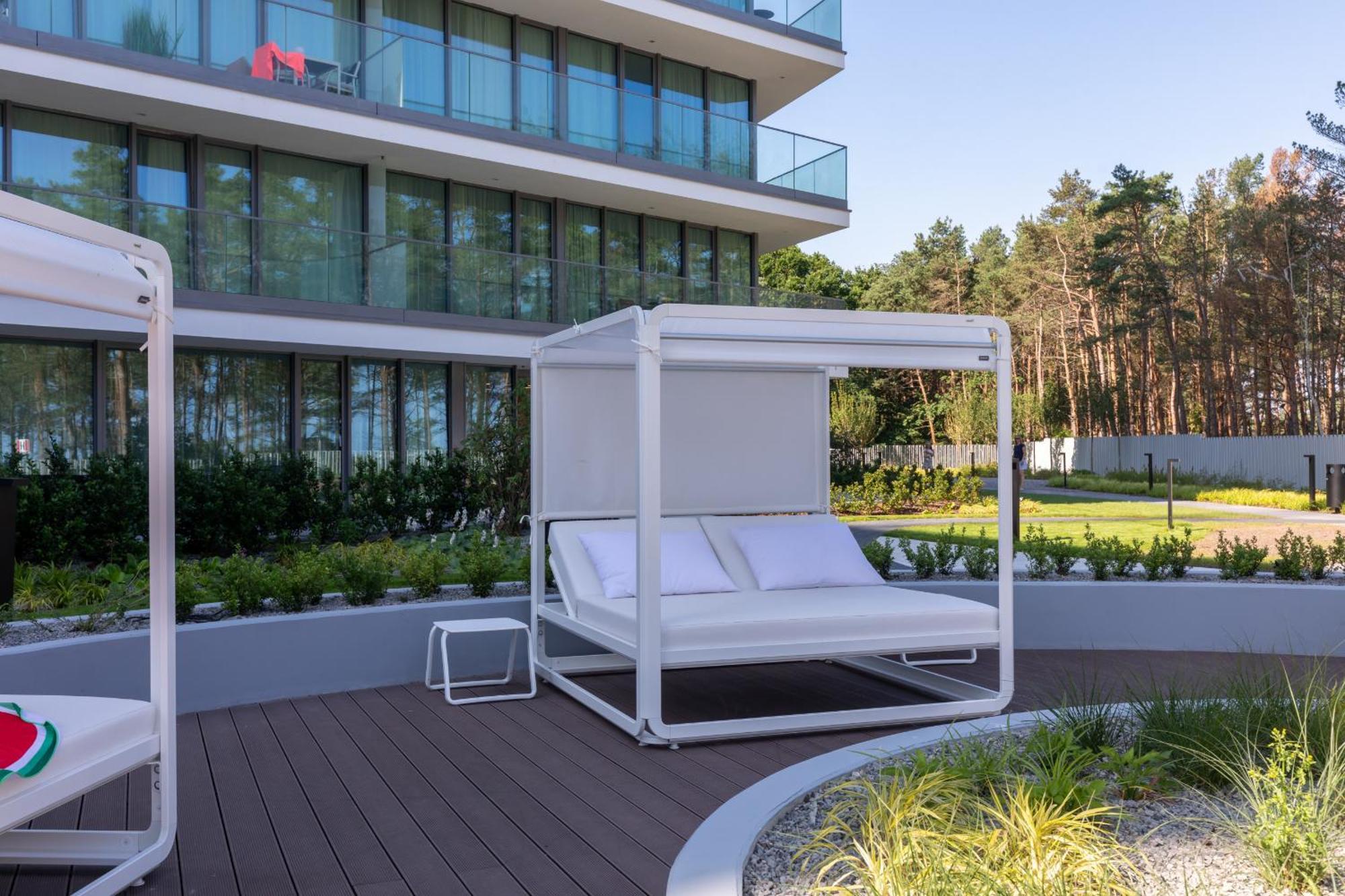 Royal Waves Resort & Spa - Apartment With Parking By Noclegi Renters Miedzyzdroje Exteriör bild