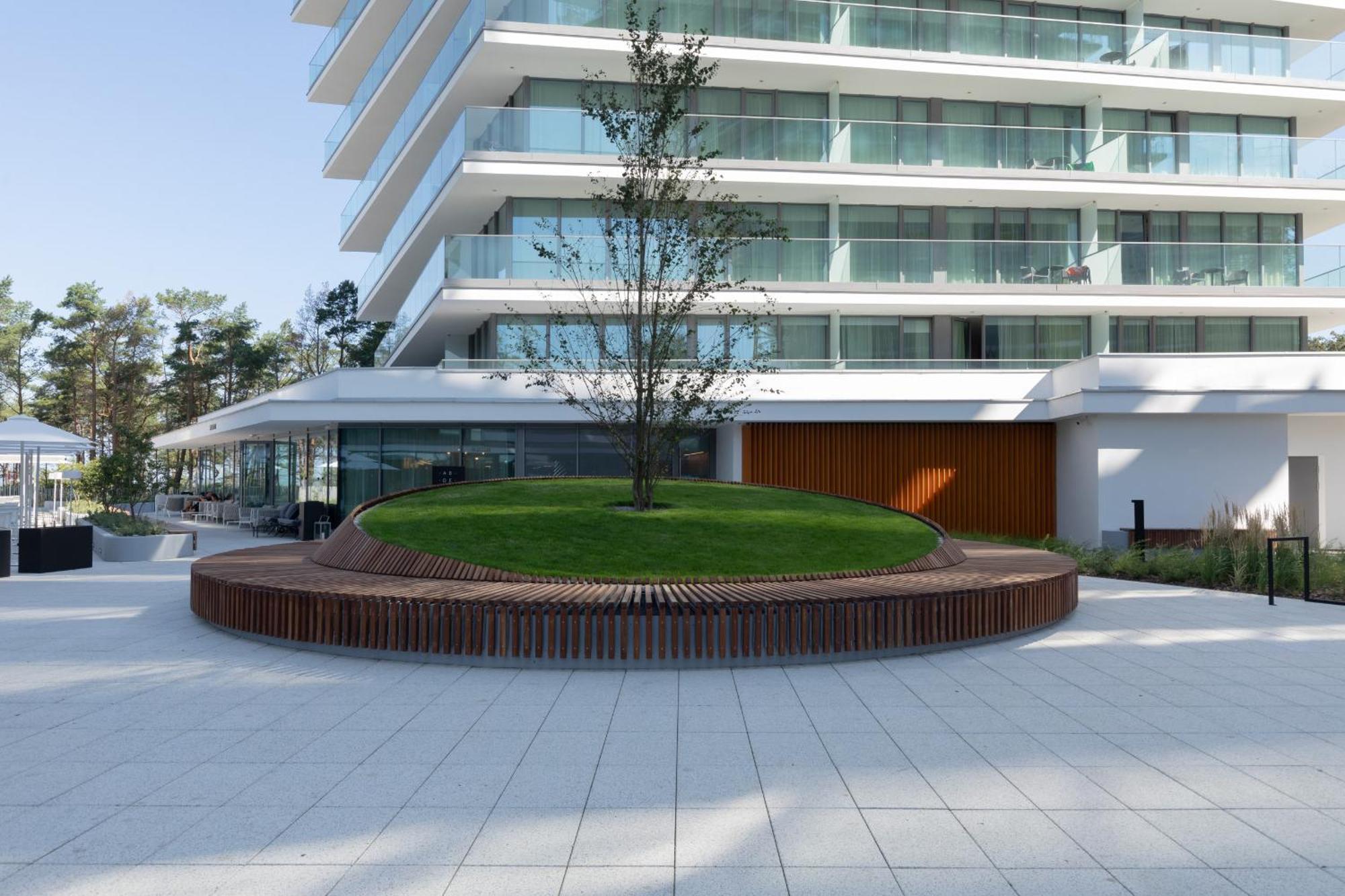 Royal Waves Resort & Spa - Apartment With Parking By Noclegi Renters Miedzyzdroje Exteriör bild